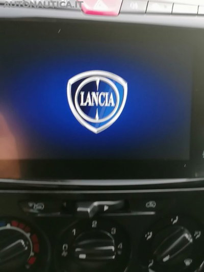 Lancia Ypsilon 1.0 FireFly 5 porte S&S Hybrid Ecochic Gold (11)