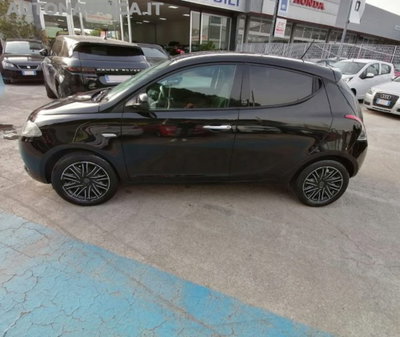 Lancia Ypsilon 1.0 FireFly 5 porte S&S Hybrid Ecochic Gold (2)