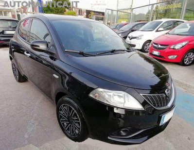 Lancia Ypsilon 1.0 FireFly 5 porte S&S Hybrid Ecochic Gold (6)