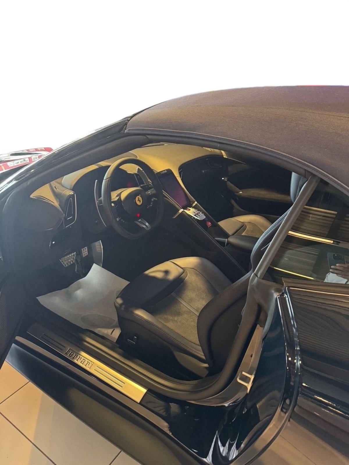 Ferrari Roma Spider 3.9 F1 dct (5)