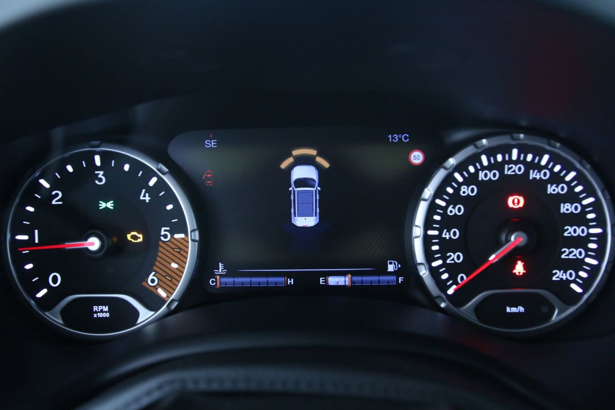 Jeep Renegade 1.6 Mjt 120 CV Limited (12)