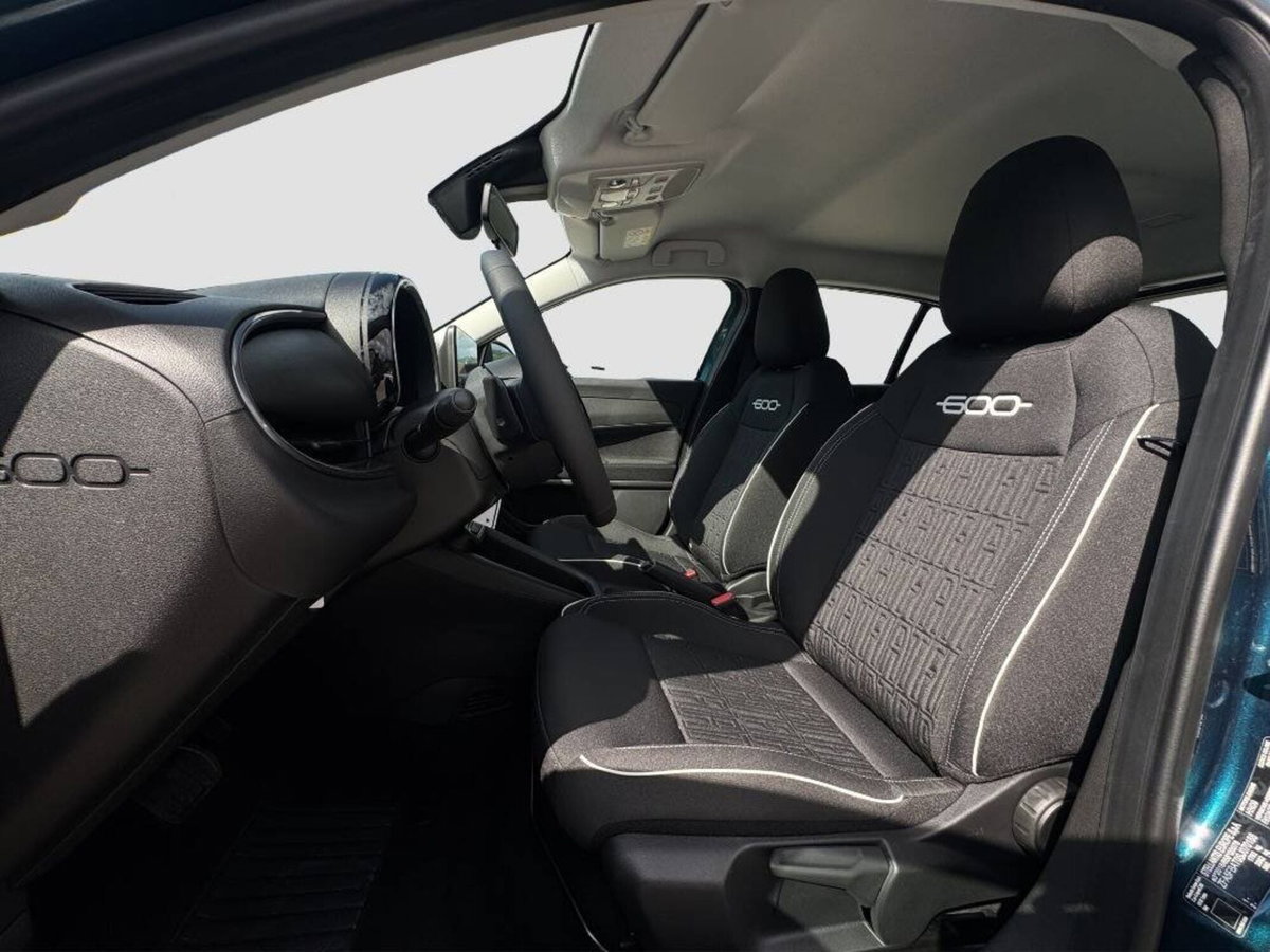 Fiat 600 1.2 hybrid 110cv auto (9)
