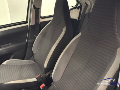 Toyota Aygo 1.0 VVT-i 72 CV 5 porte x-cite MMT (16)