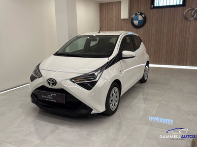 Toyota Aygo 1.0 VVT-i 72 CV 5 porte x-cite MMT (2)