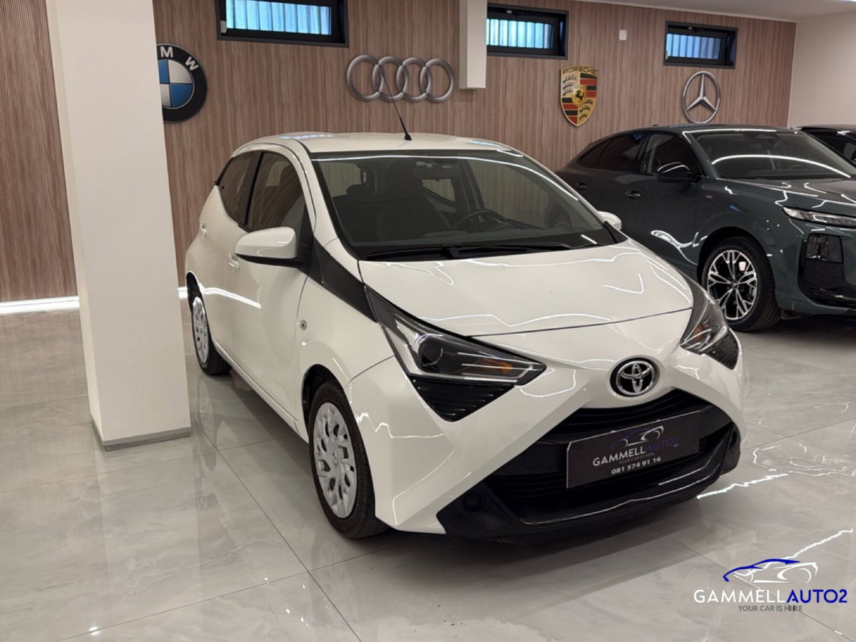 Toyota Aygo 1.0 VVT-i 72 CV 5 porte x-cite MMT (3)