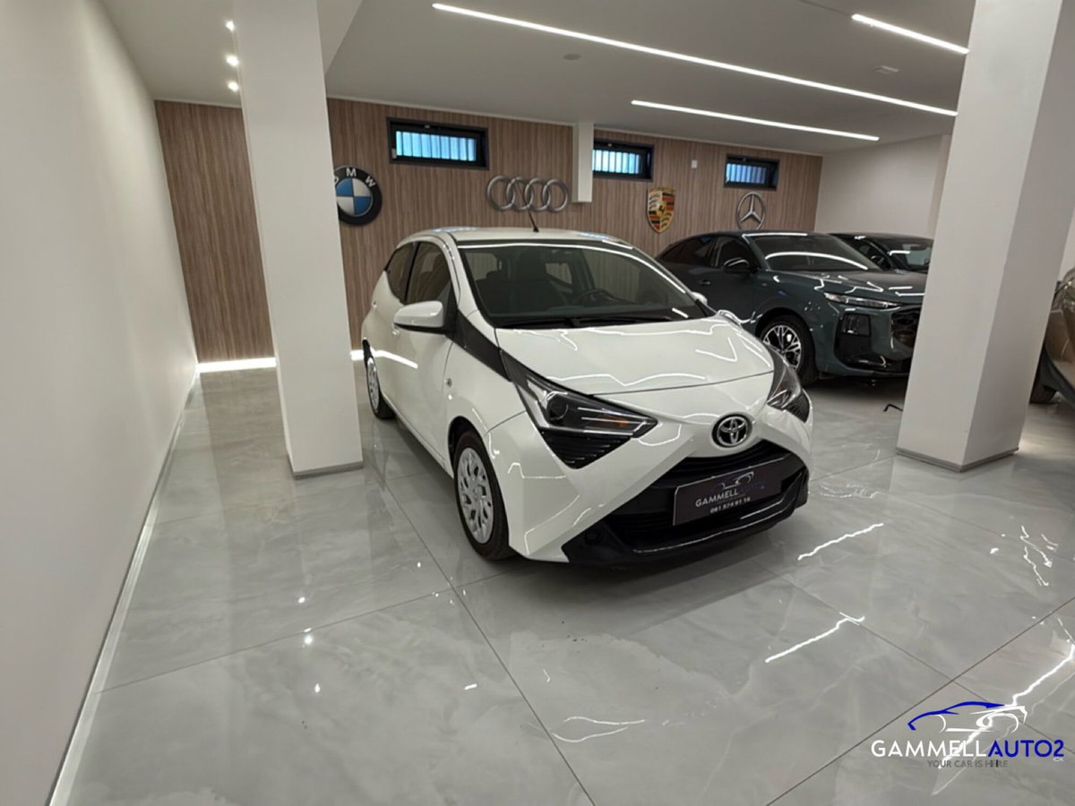 Toyota Aygo 1.0 VVT-i 72 CV 5 porte x-cite MMT (4)