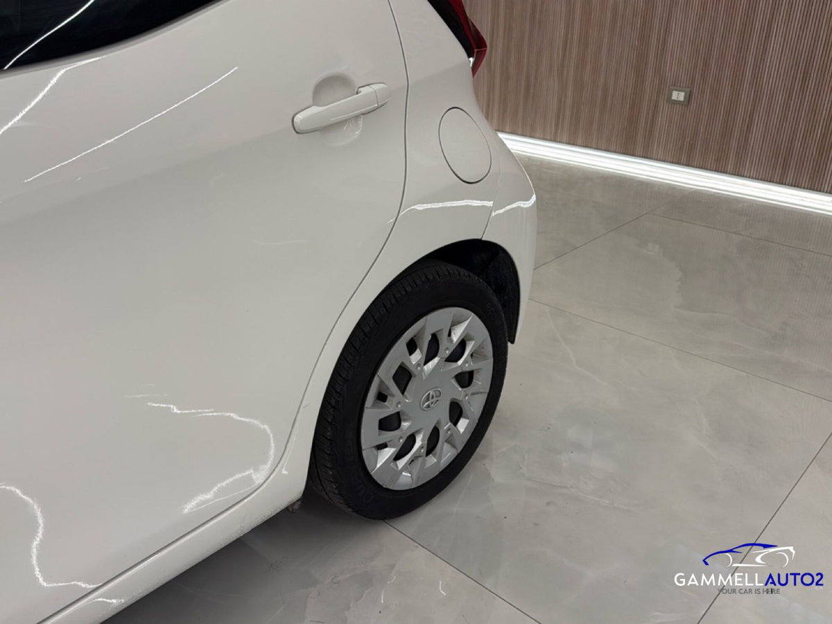 Toyota Aygo 1.0 VVT-i 72 CV 5 porte x-cite MMT (5)