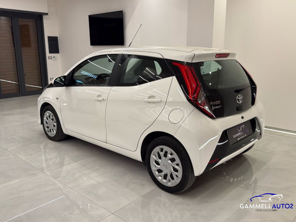Toyota Aygo 1.0 VVT-i 72 CV 5 porte x-cite MMT (8)