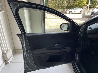 Dacia Jogger 1.0 tce Extreme UP Gpl 100cv (9)