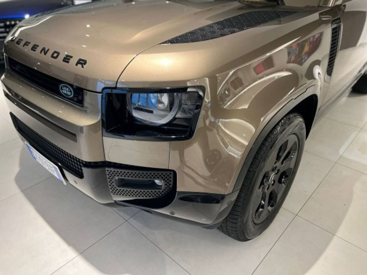 Land Rover Defender 110 3.0d i6 mhev X-Dynamic SE awd 200cv auto (7)