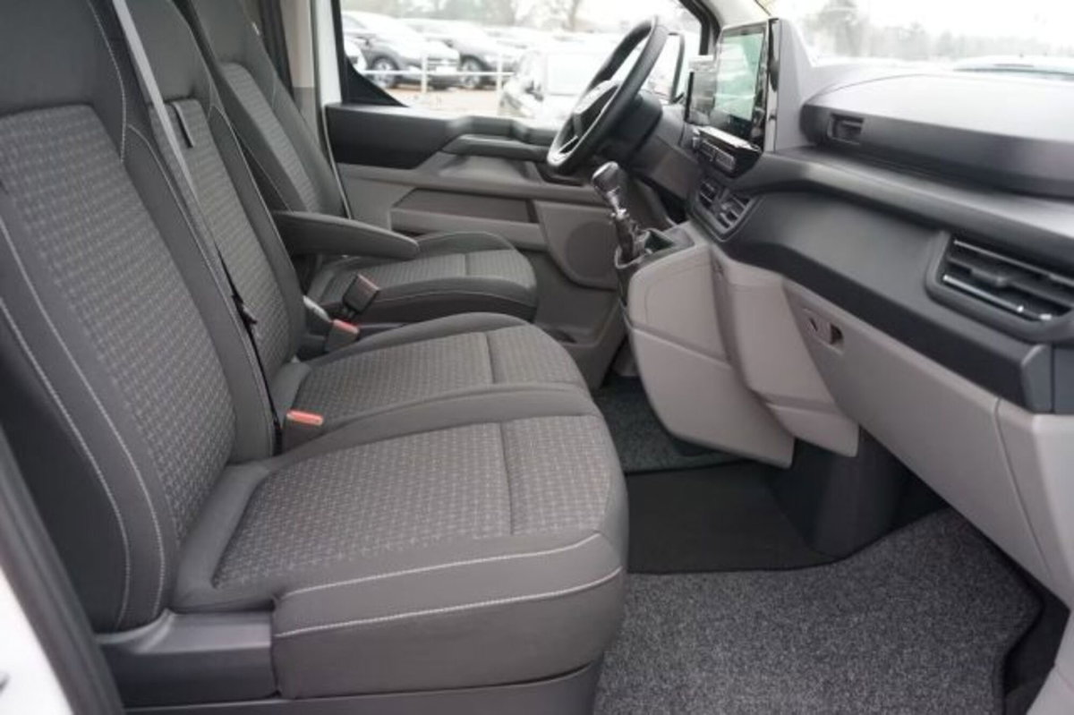 Ford Tourneo Custom 320 2.0 ecoblue 136cv Titanium L1H1 AWD A8 (14)