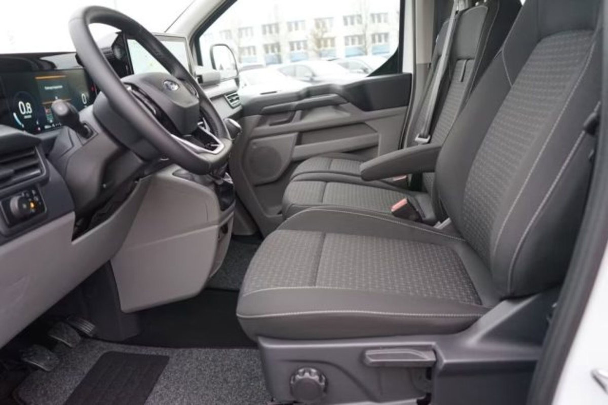 Ford Tourneo Custom 320 2.0 ecoblue 136cv Titanium L1H1 AWD A8 (18)