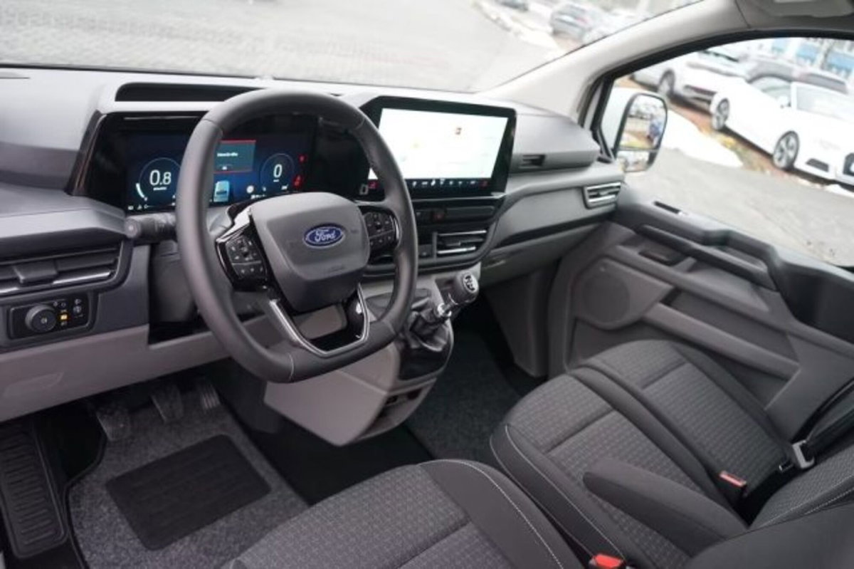 Ford Tourneo Custom 320 2.0 ecoblue 136cv Titanium L1H1 AWD A8 (19)