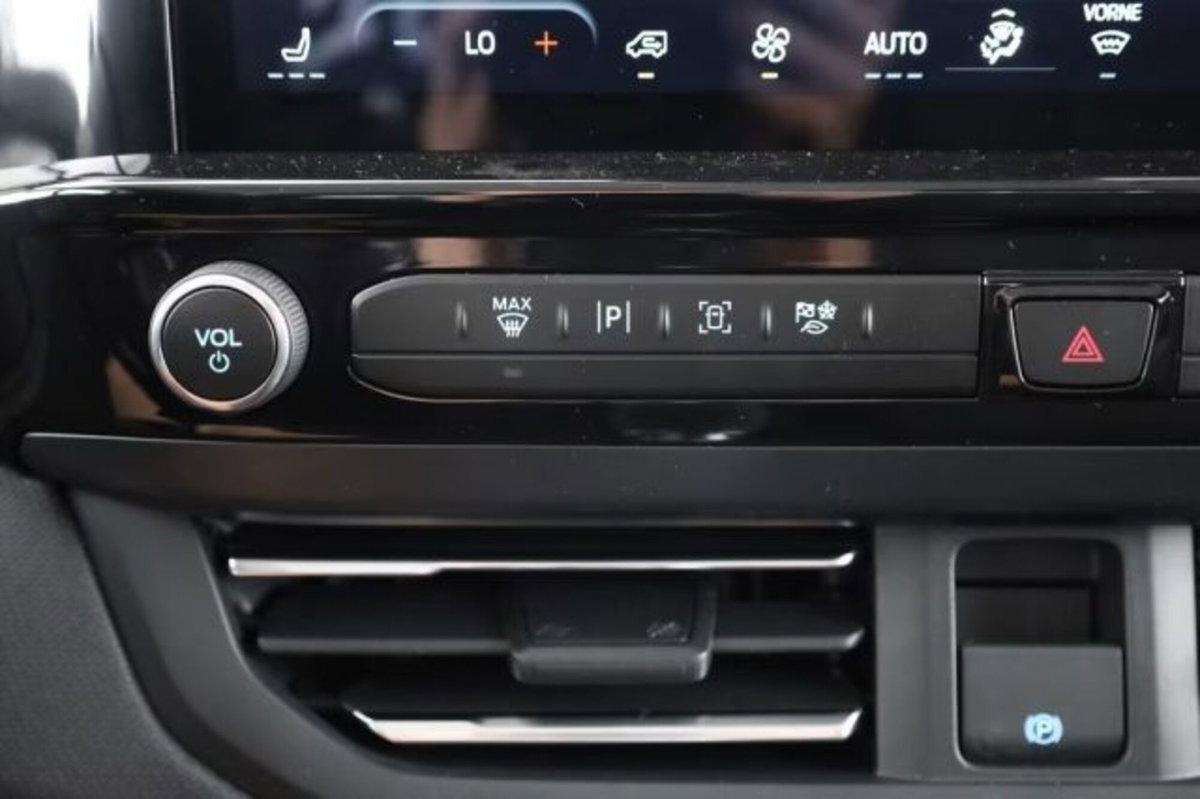Ford Tourneo Custom 320 2.0 ecoblue 136cv Titanium L1H1 AWD A8 (12)
