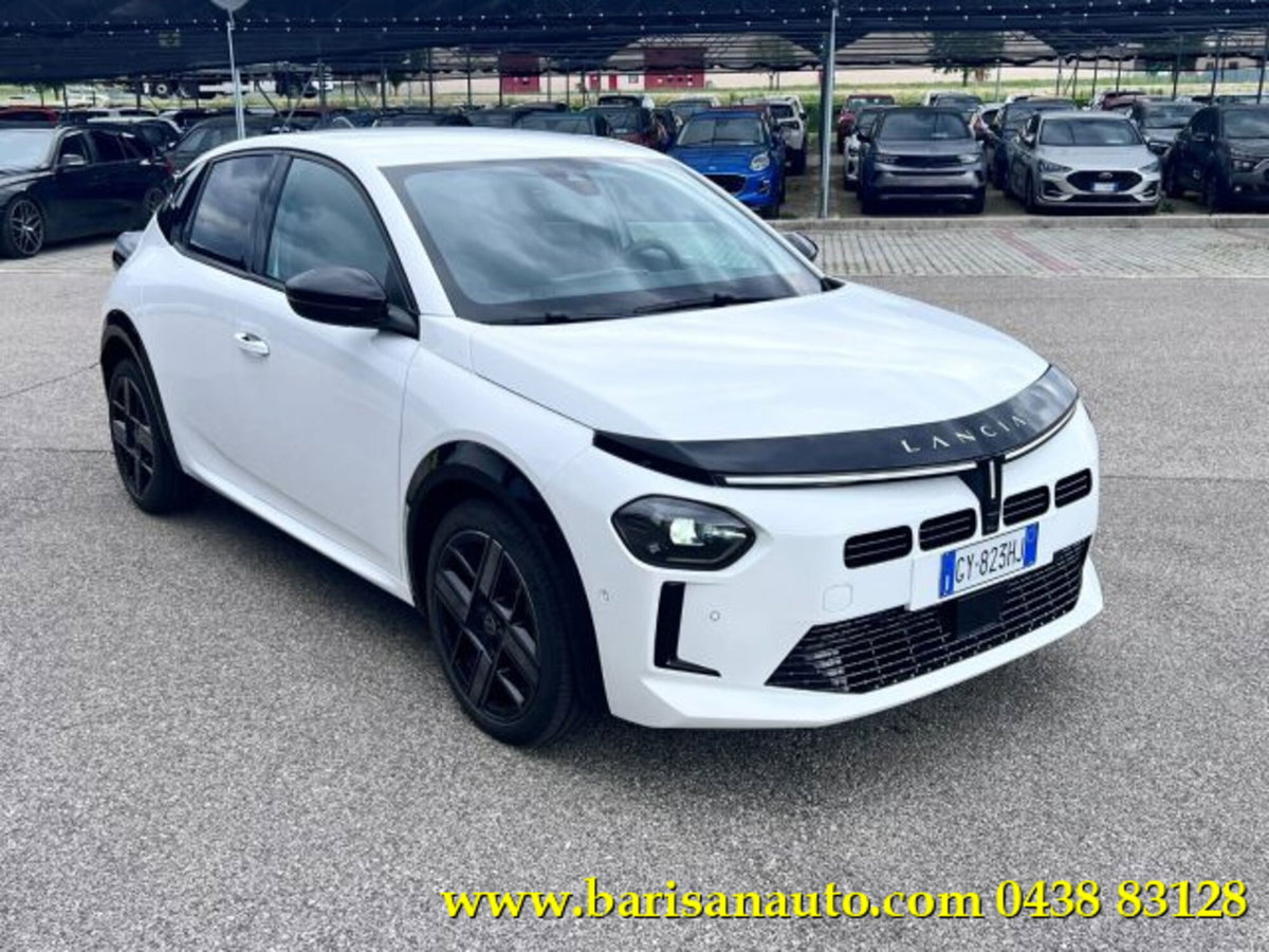 Lancia Ypsilon 1.2 mhev Edizione Cassina e-dct (2)