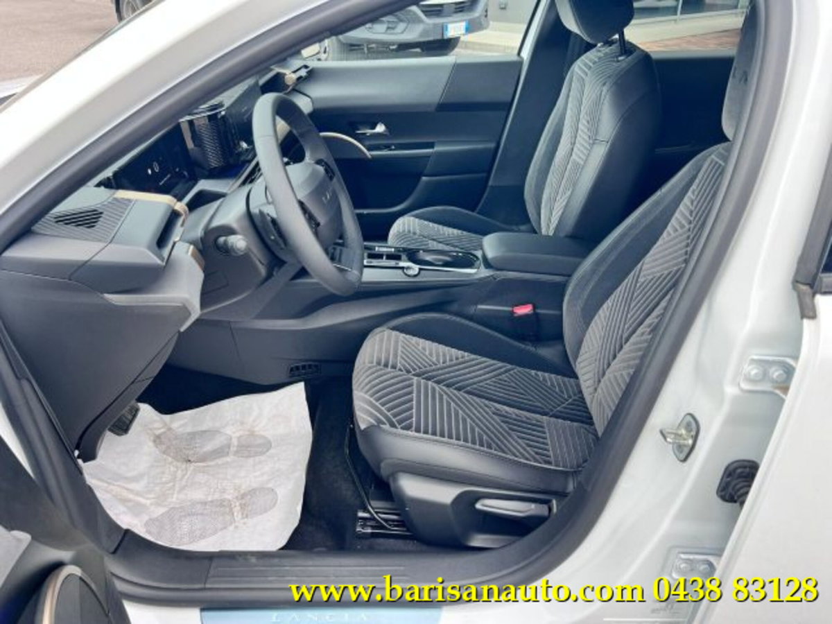 Lancia Ypsilon 1.2 mhev Edizione Cassina e-dct (5)