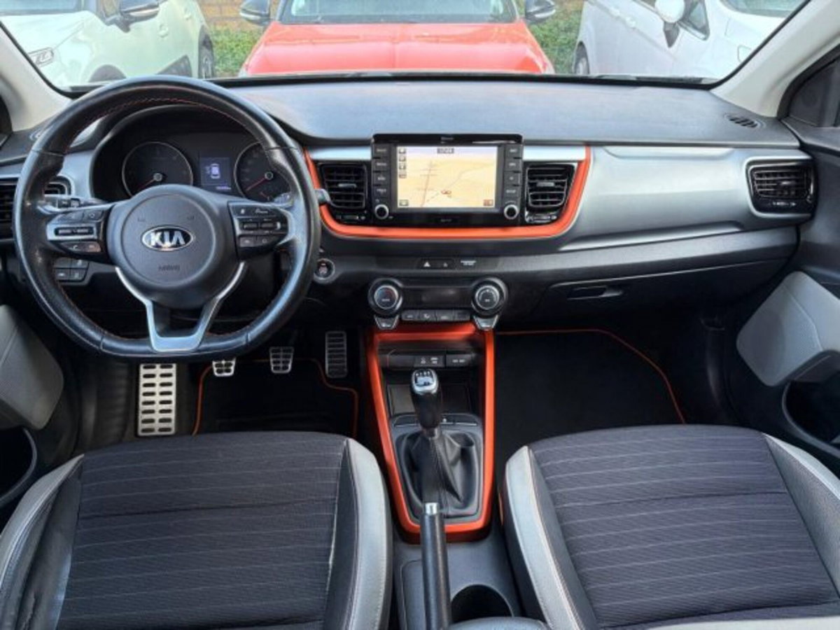 Kia Stonic 1.6 CRDi 110 CV Urban (11)