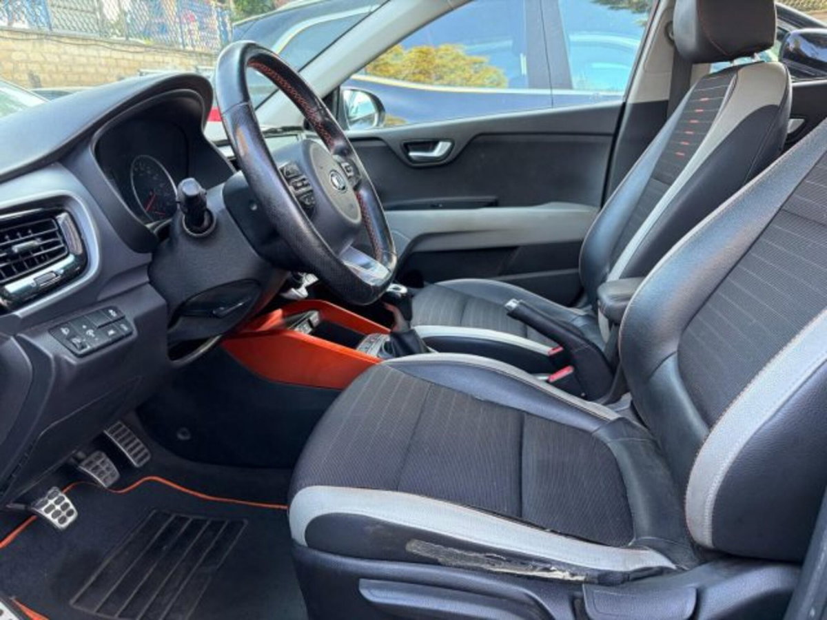 Kia Stonic 1.6 CRDi 110 CV Urban (15)