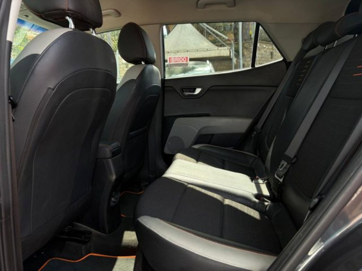 Kia Stonic 1.6 CRDi 110 CV Urban (16)