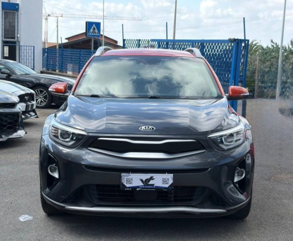 Kia Stonic 1.6 CRDi 110 CV Urban (2)