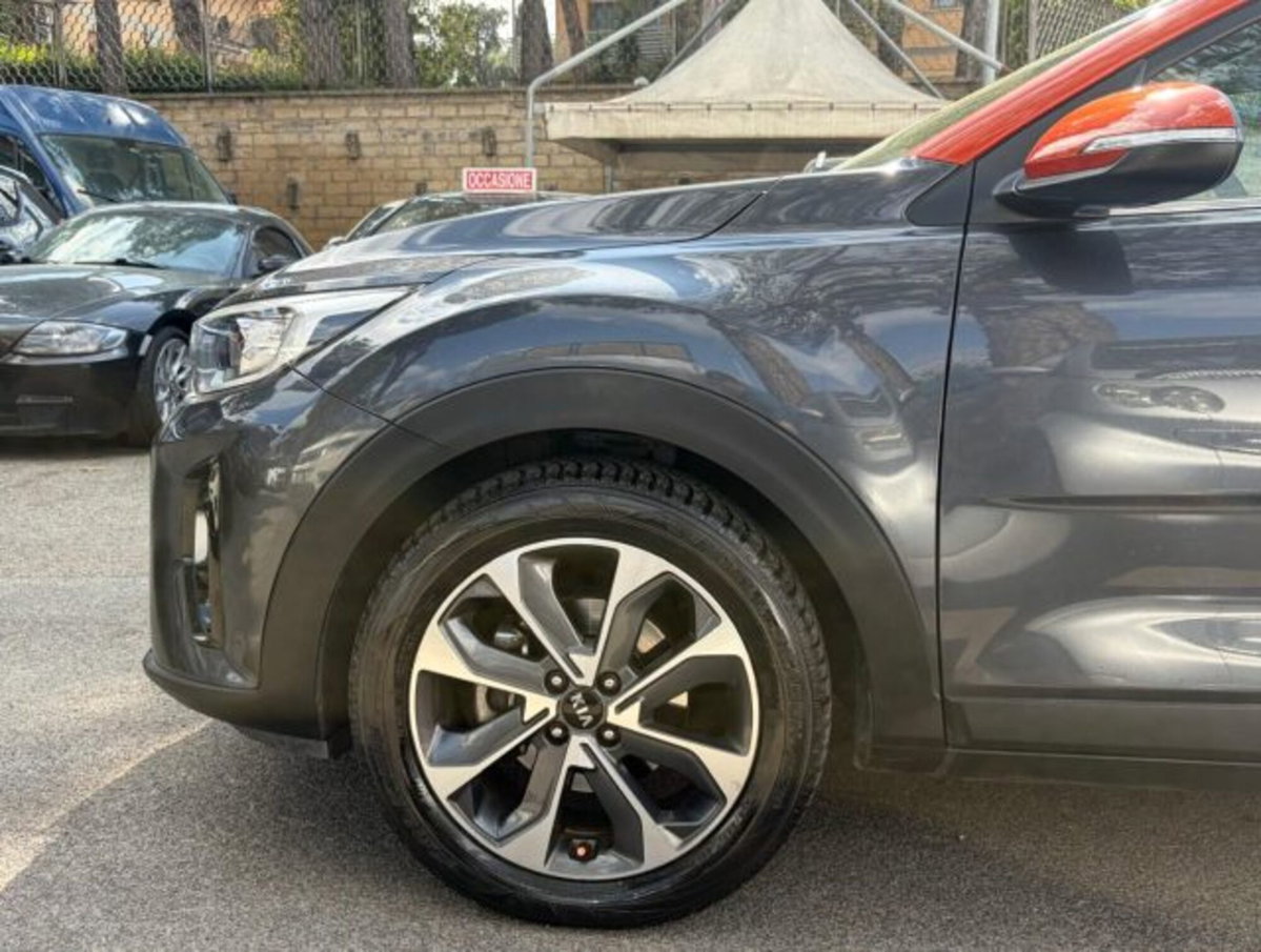Kia Stonic 1.6 CRDi 110 CV Urban (7)