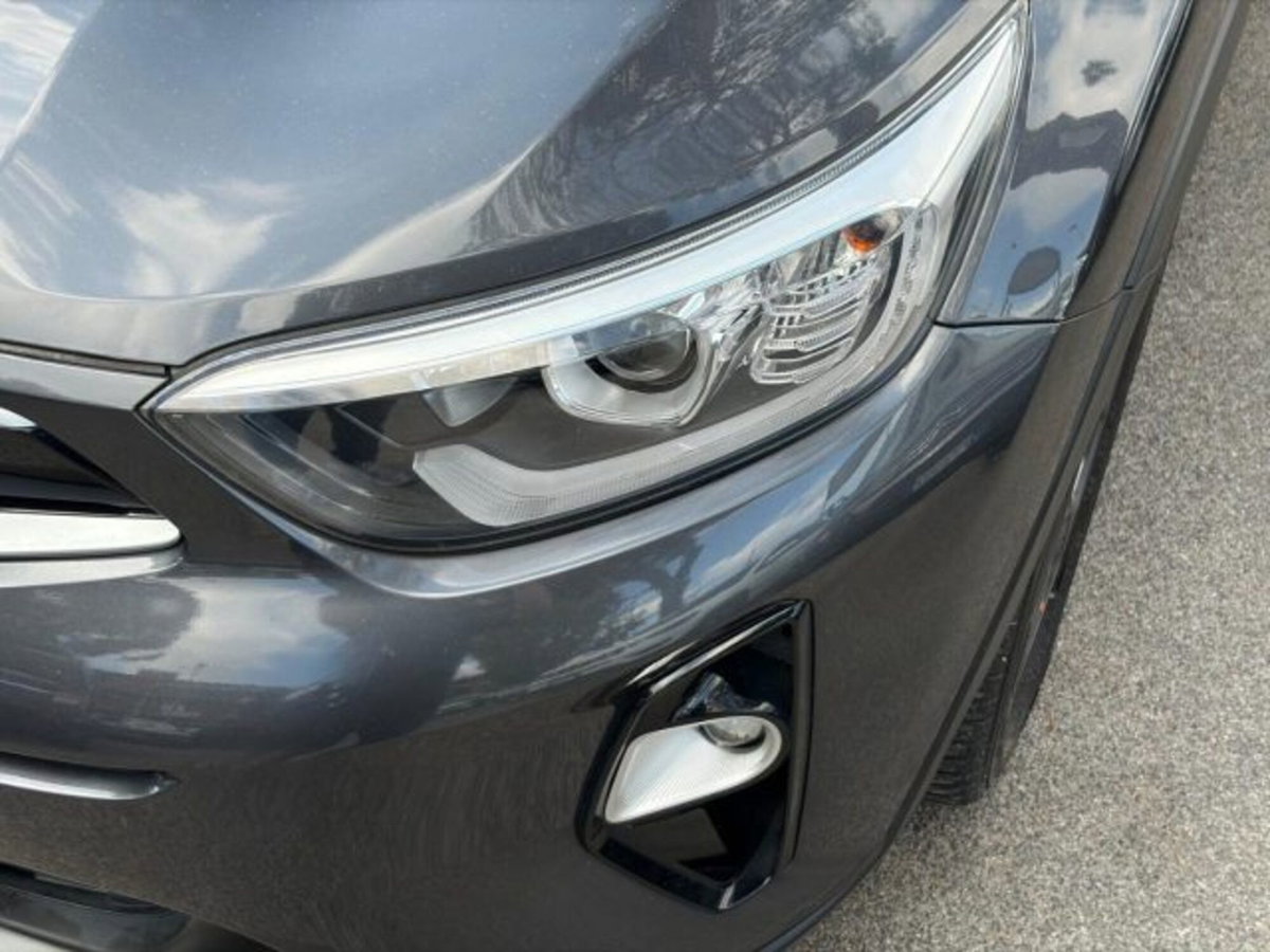Kia Stonic 1.6 CRDi 110 CV Urban (9)