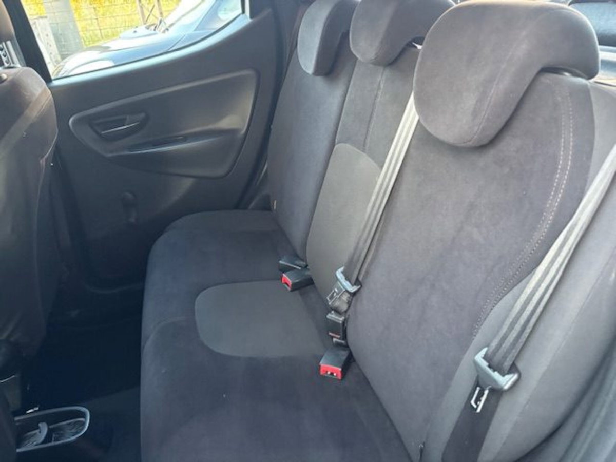 Lancia Ypsilon 1.2 69 CV 5 porte Gold (10)
