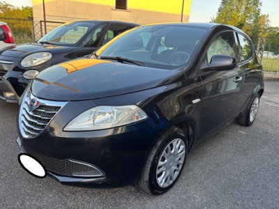 Lancia Ypsilon 1.2 69 CV 5 porte Gold (2)