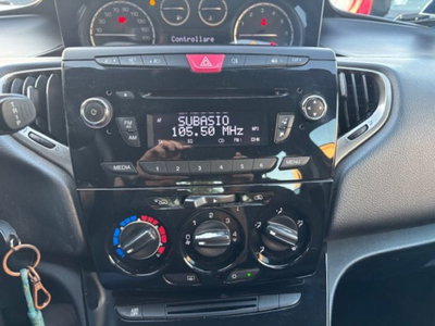 Lancia Ypsilon 1.2 69 CV 5 porte Gold (8)