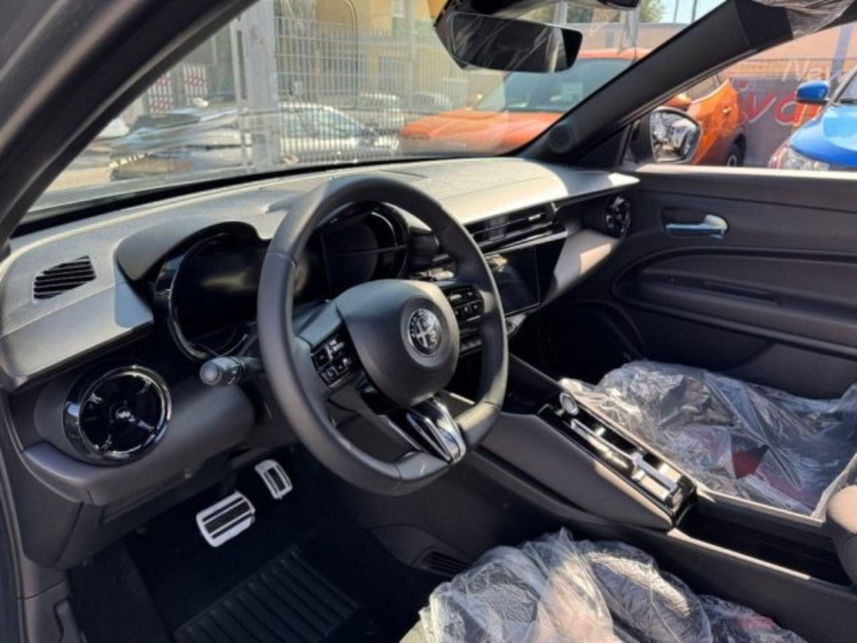 Alfa Romeo Junior 1.2 ibrida 145cv edct6 (11)