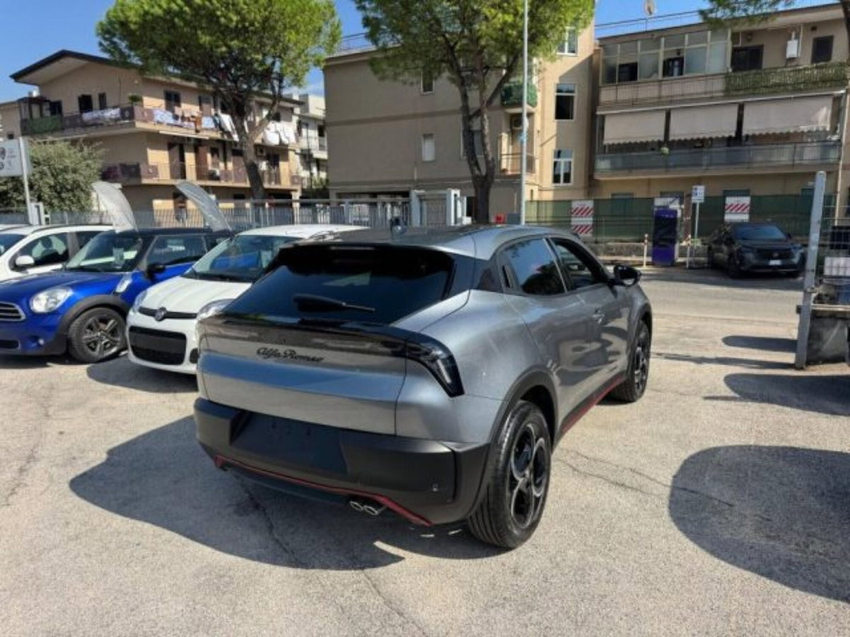 Alfa Romeo Junior 1.2 ibrida 145cv edct6 (4)