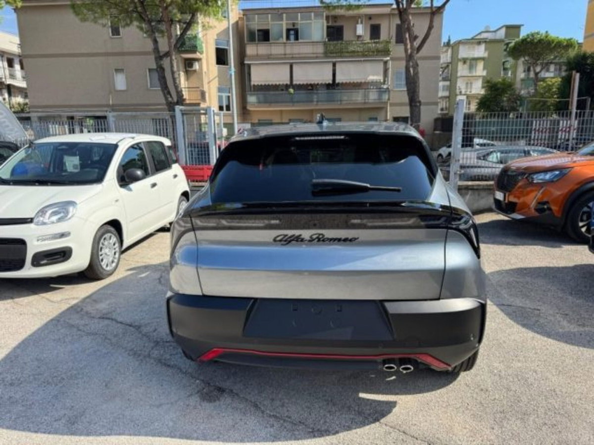 Alfa Romeo Junior 1.2 ibrida 145cv edct6 (5)