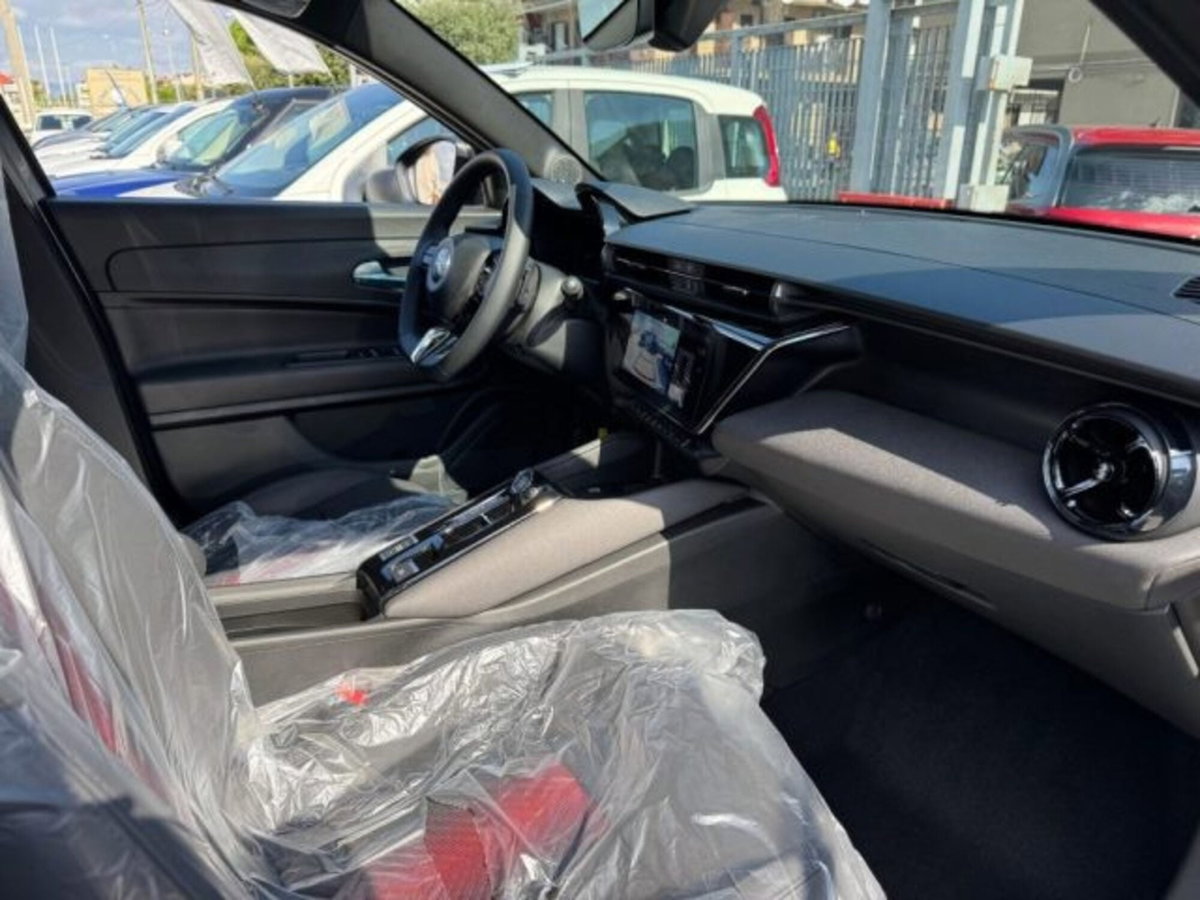 Alfa Romeo Junior 1.2 ibrida 145cv edct6 (7)