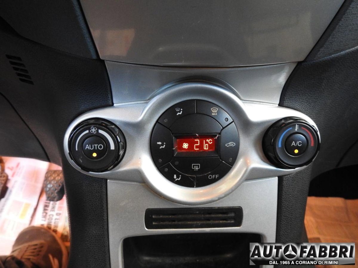 Ford Fiesta 1.4 5 porte Bz.- GPL Titanium (13)