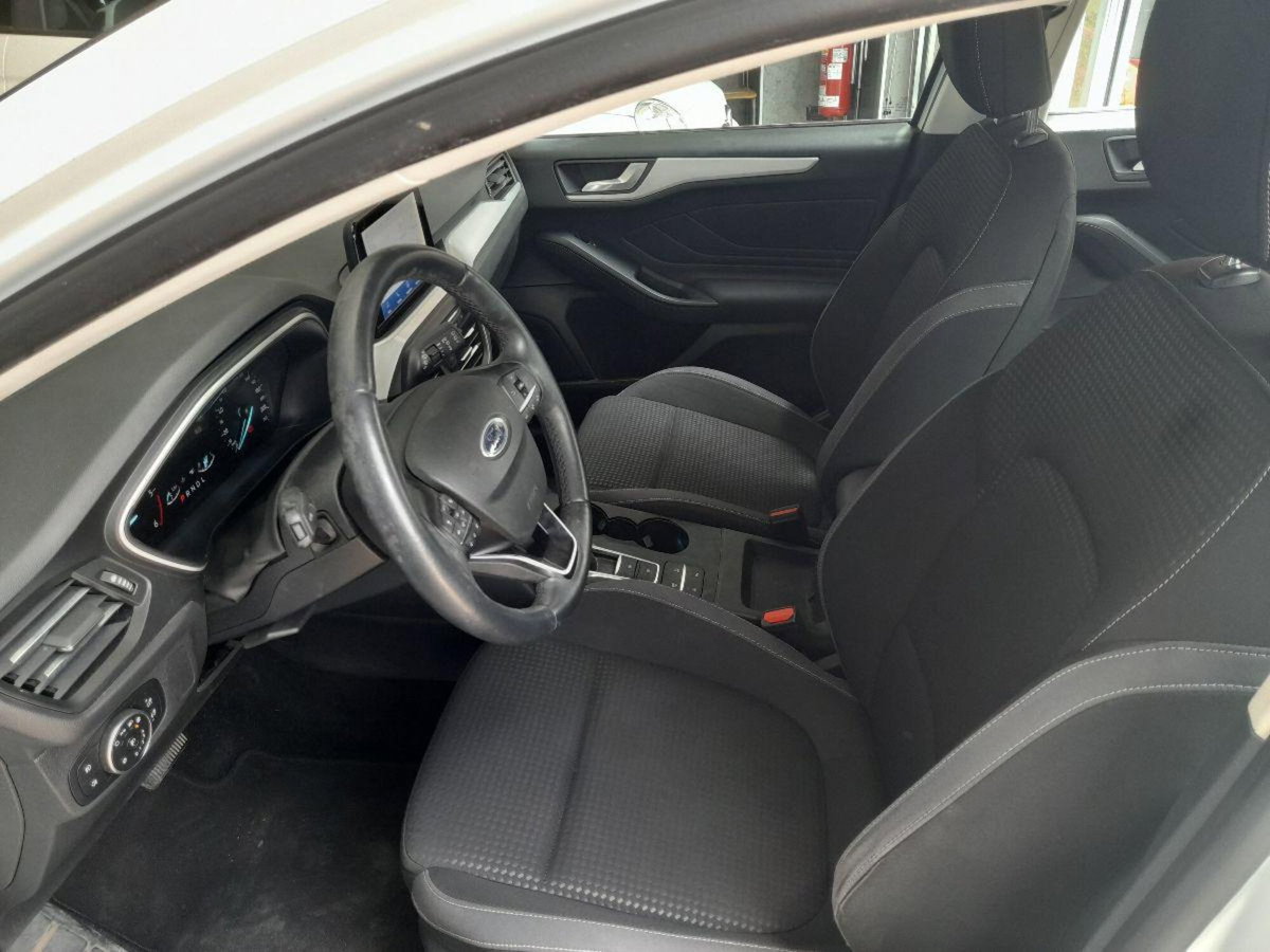 Ford Focus Station Wagon 1.5 EcoBlue 120 CV automatico SW Business (9)