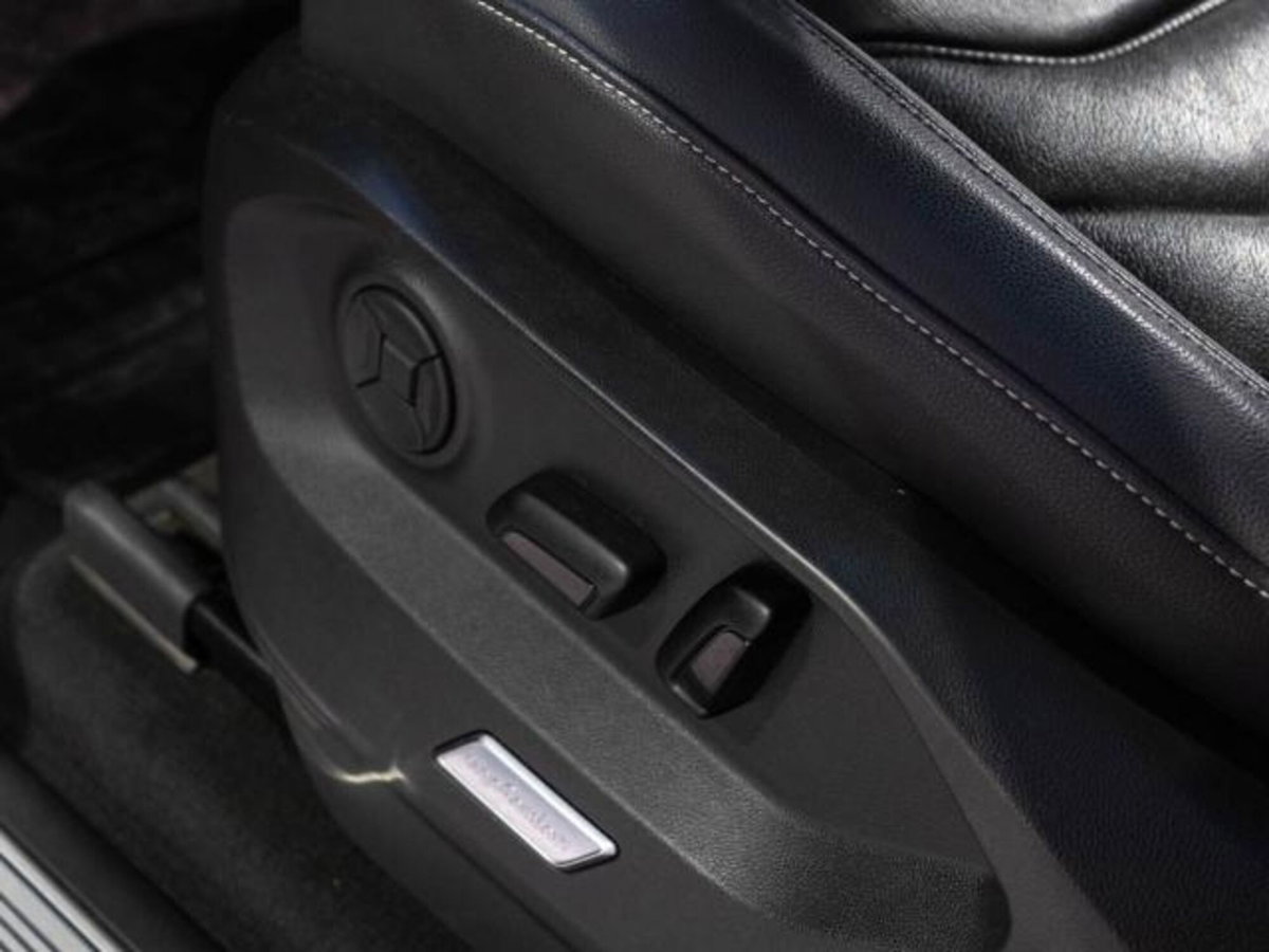 Volkswagen Touareg 3.0 V6 TDI 286 CV SCR (11)