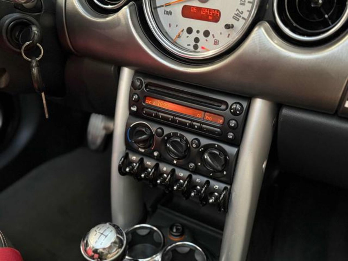 MINI Mini Cabrio 1.6 16V Cooper S Cabrio (16)