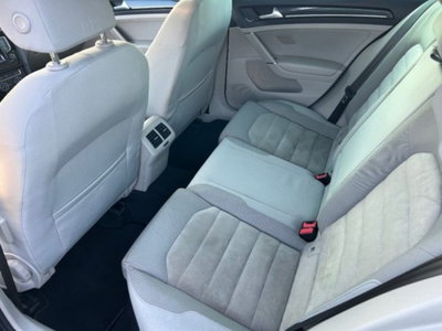 Volkswagen Golf 1.6 TDI DPF DSG 5p. Highline (11)