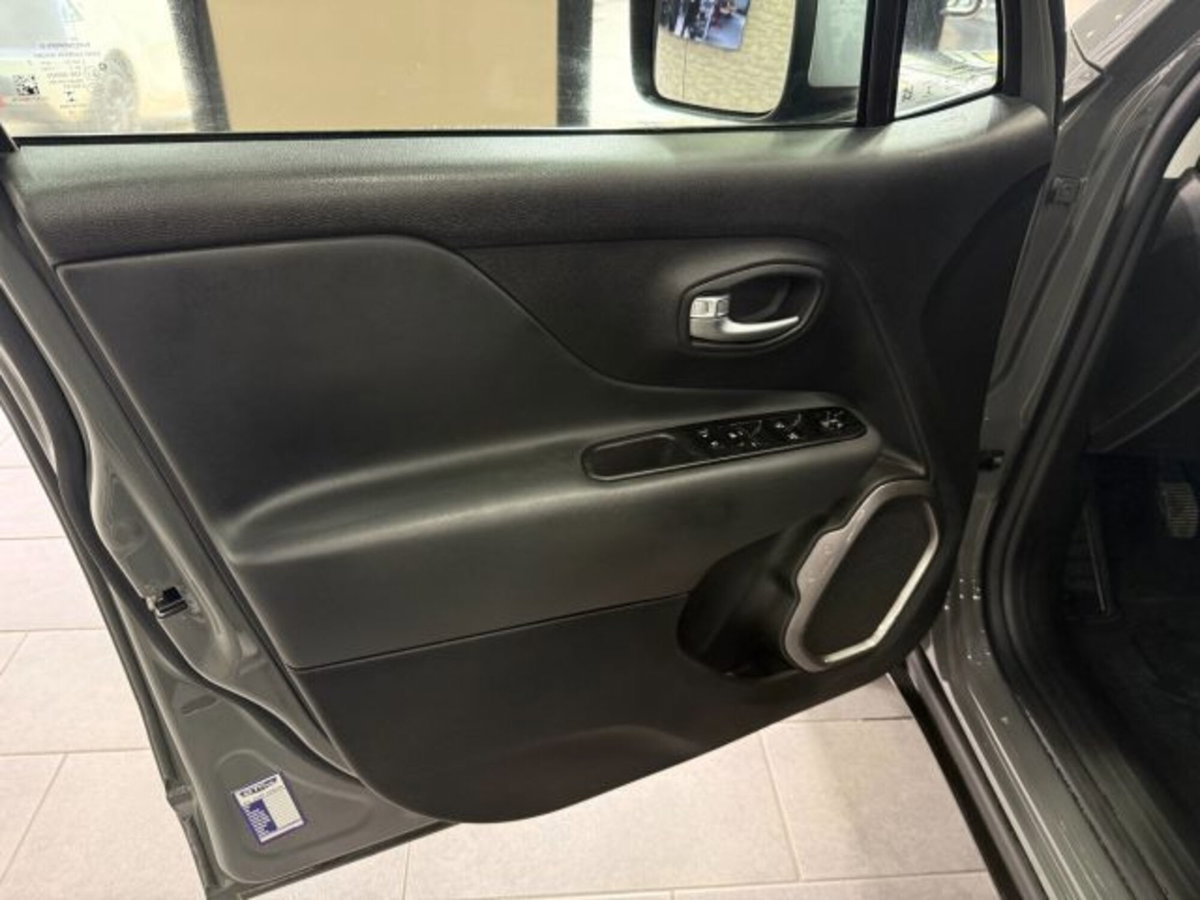 Jeep Renegade 1.6 Mjt 130 CV Limited (7)