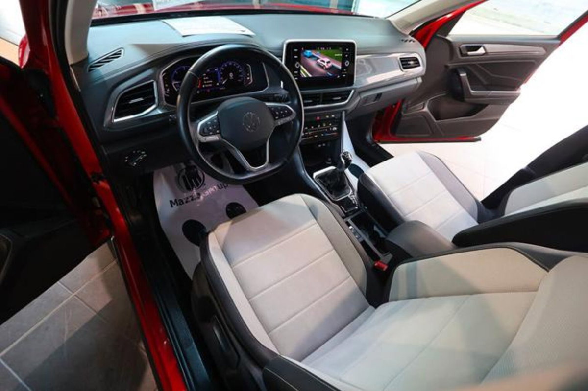 Volkswagen T-Roc 2.0 tdi Style 115cv (13)