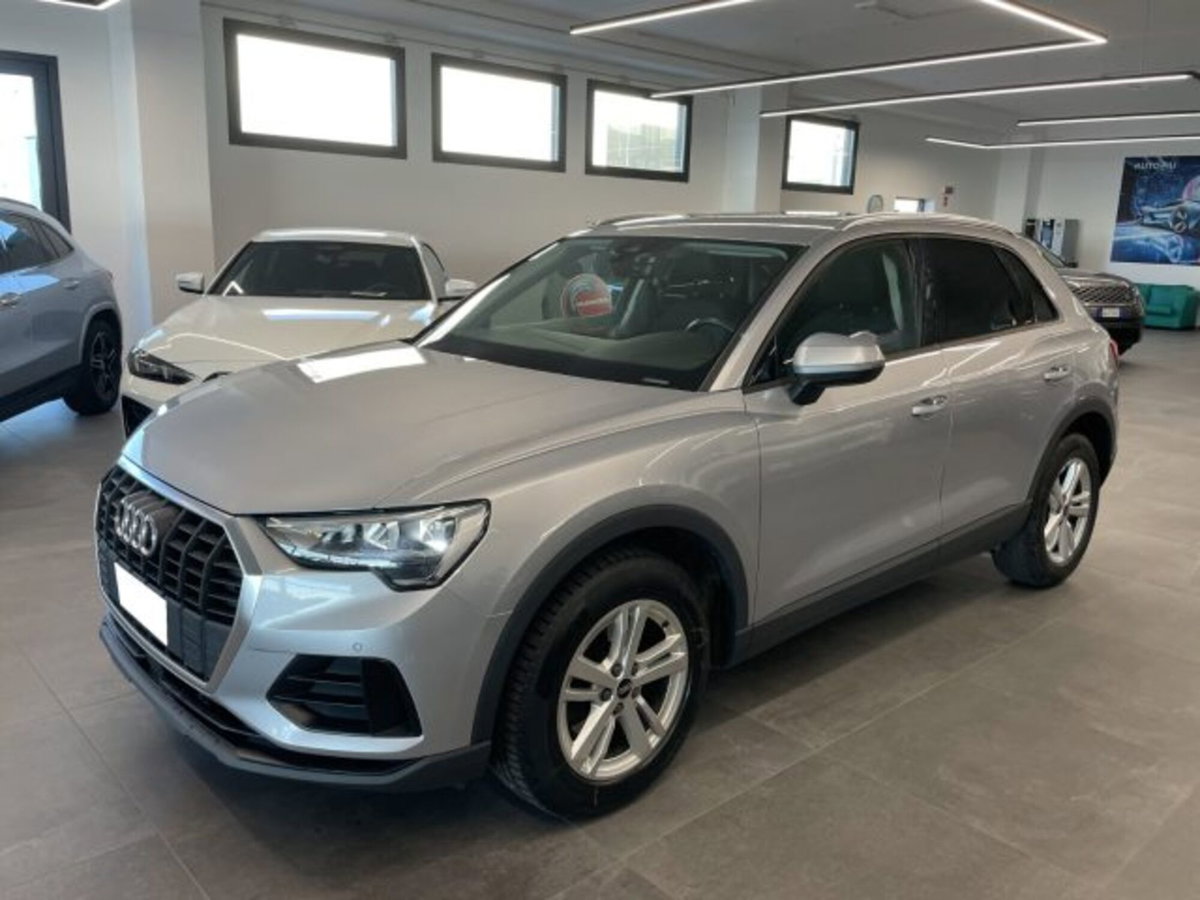 Audi Q3 2.0 TDI 150 CV quattro Business (10)