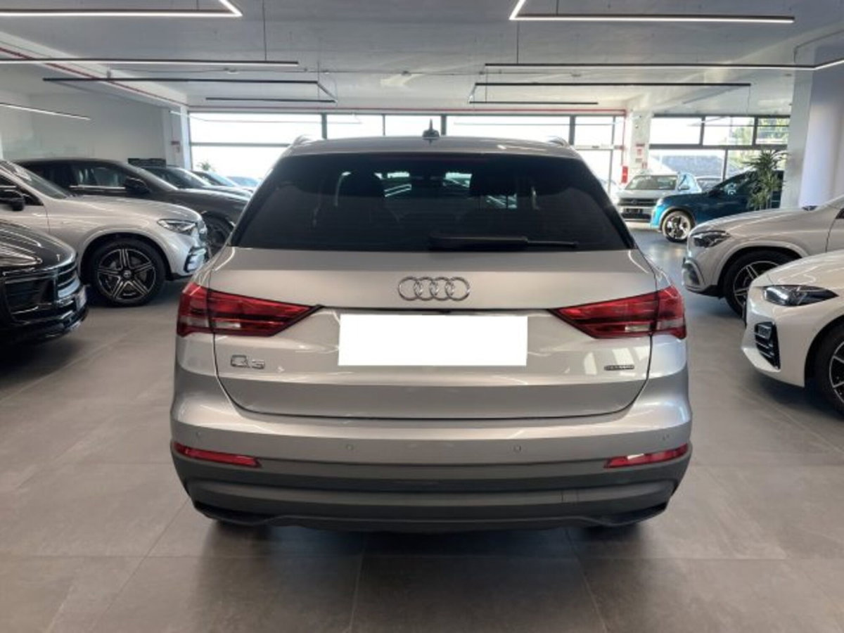 Audi Q3 2.0 TDI 150 CV quattro Business (12)