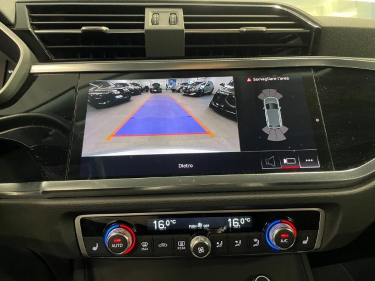 Audi Q3 2.0 TDI 150 CV quattro Business (16)