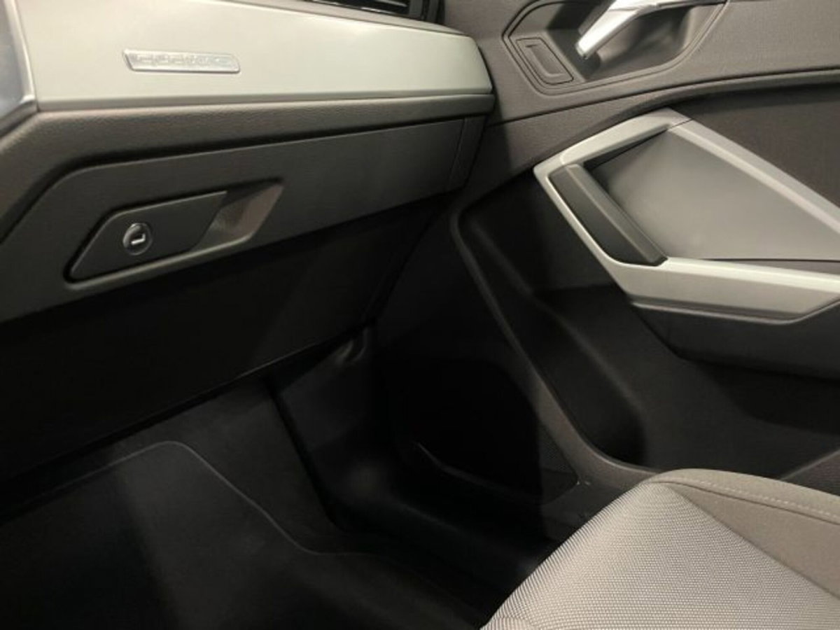 Audi Q3 2.0 TDI 150 CV quattro Business (17)