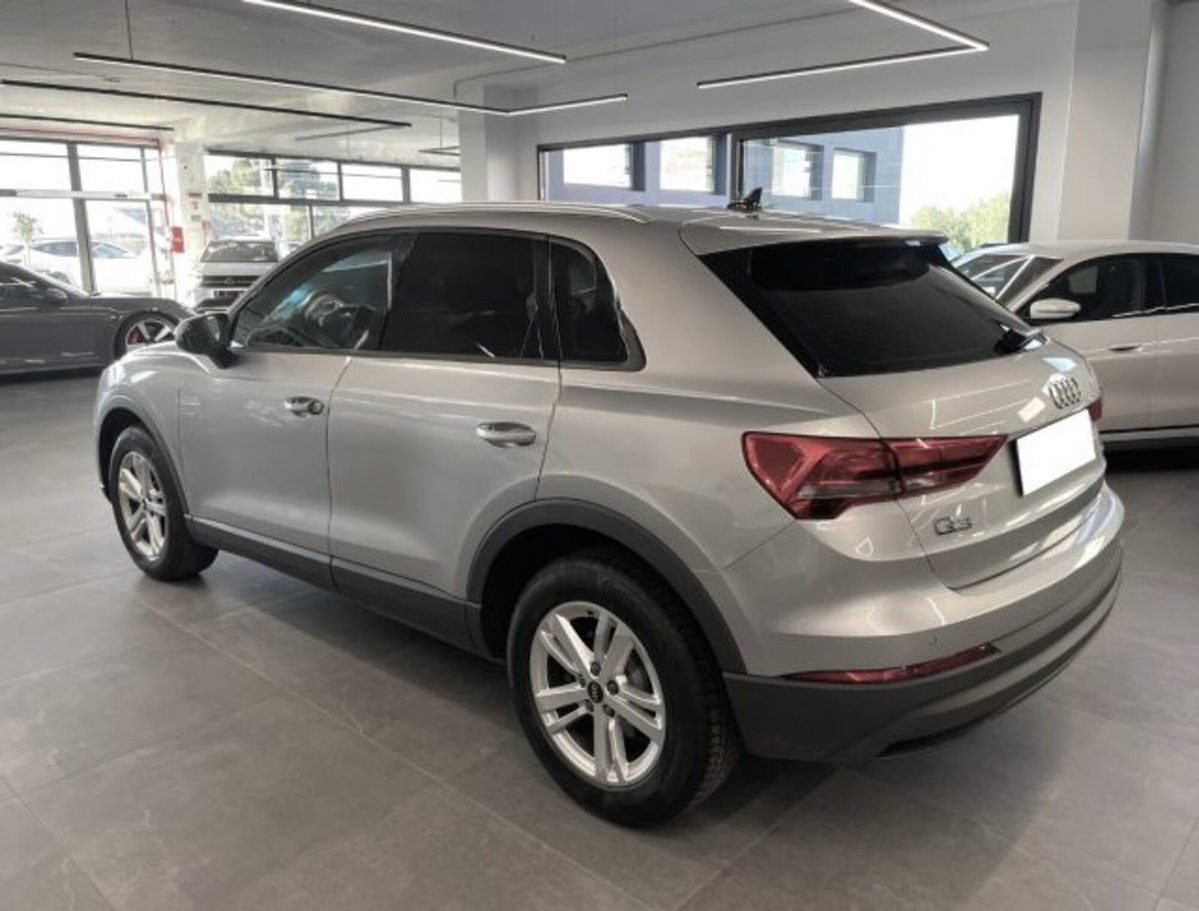 Audi Q3 2.0 TDI 150 CV quattro Business (4)
