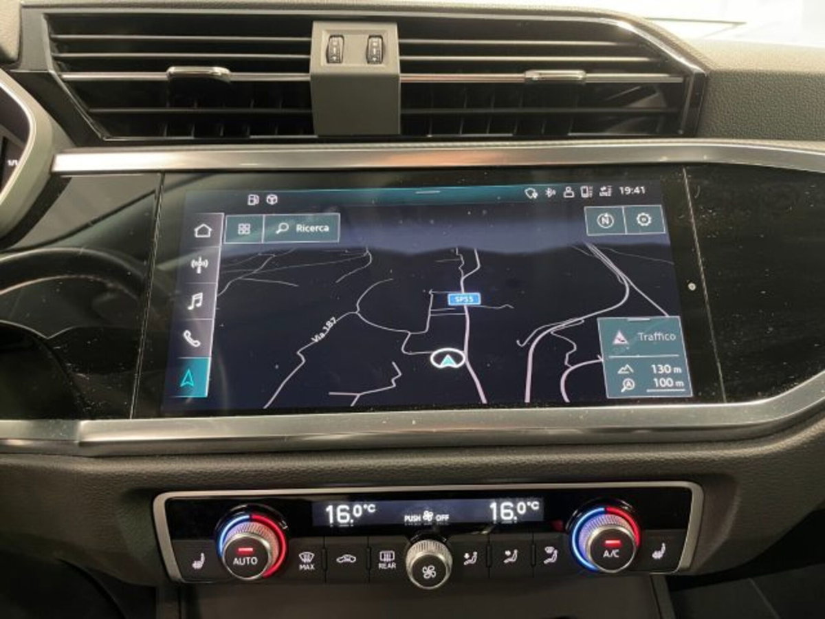 Audi Q3 2.0 TDI 150 CV quattro Business (7)