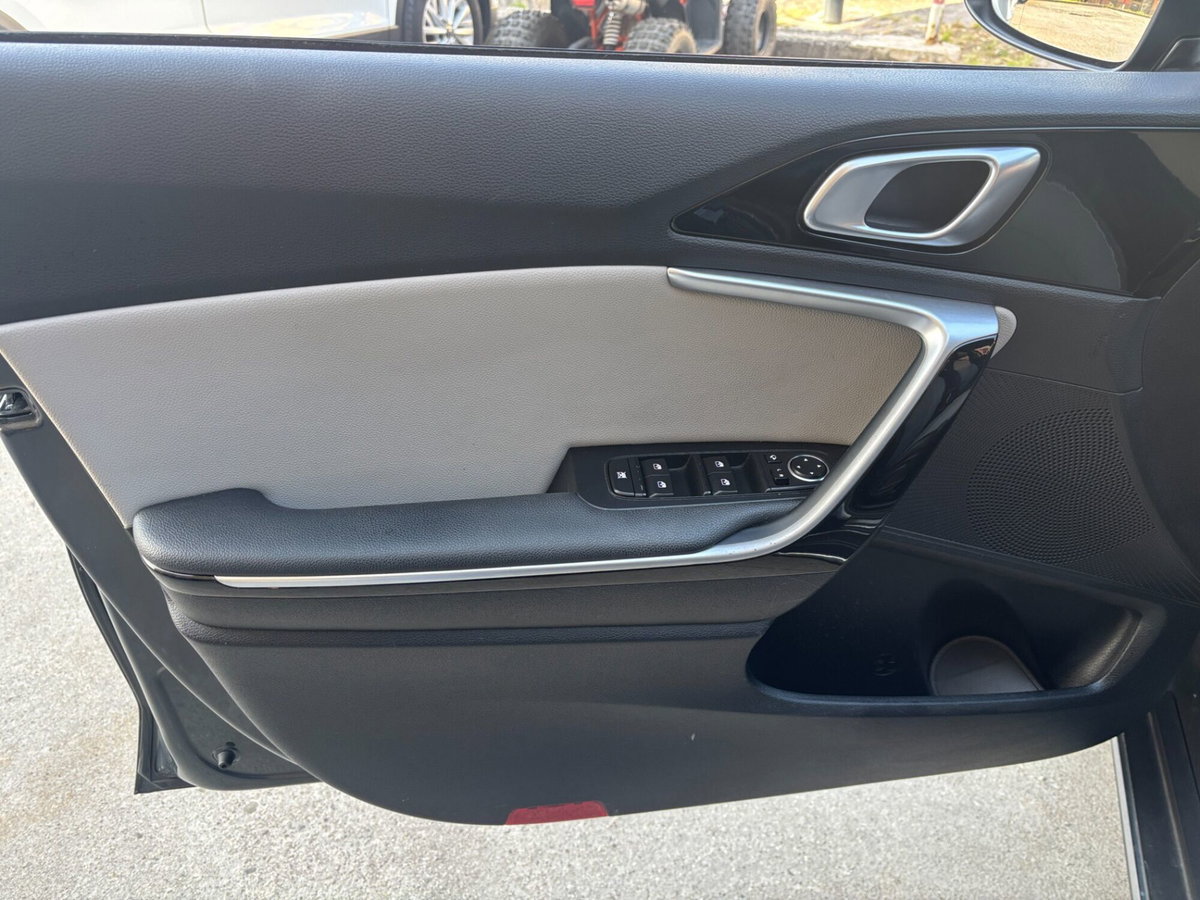 Kia XCeed 1.6 CRDi 115 CV Style (10)