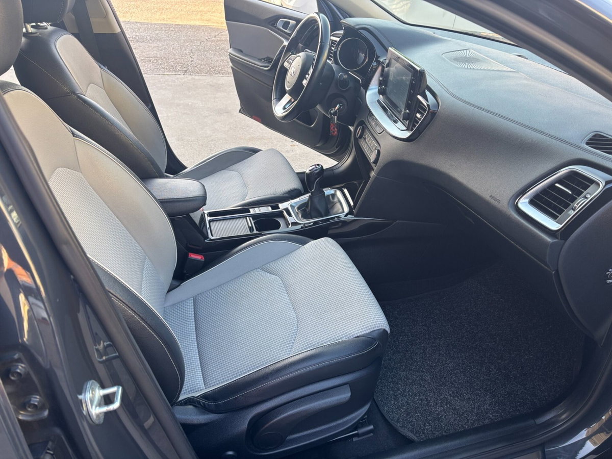 Kia XCeed 1.6 CRDi 115 CV Style (16)