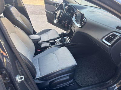 Kia XCeed 1.6 CRDi 115 CV Style (16)
