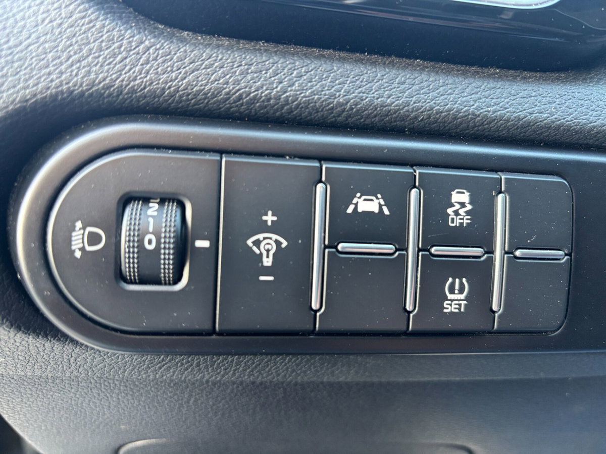 Kia XCeed 1.6 CRDi 115 CV Style (17)